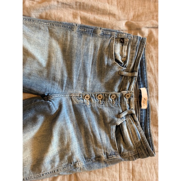 Light wash button fly - Picture 2 of 5